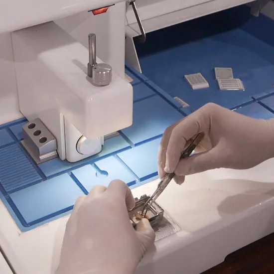 Vložen&iacute; centra stroje Medical X Ray Heard Audiometr Blood Gluk&oacute;zov&yacute; měřič monitor přenosn&eacute; analyzujte vkl&aacute;dac&iacute; střediska